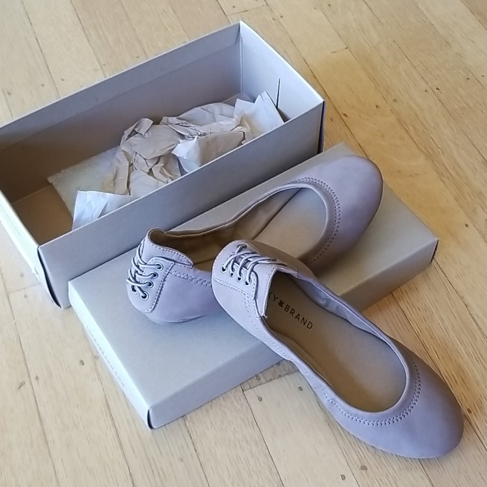 Lucky Brand Tan Flats 6M